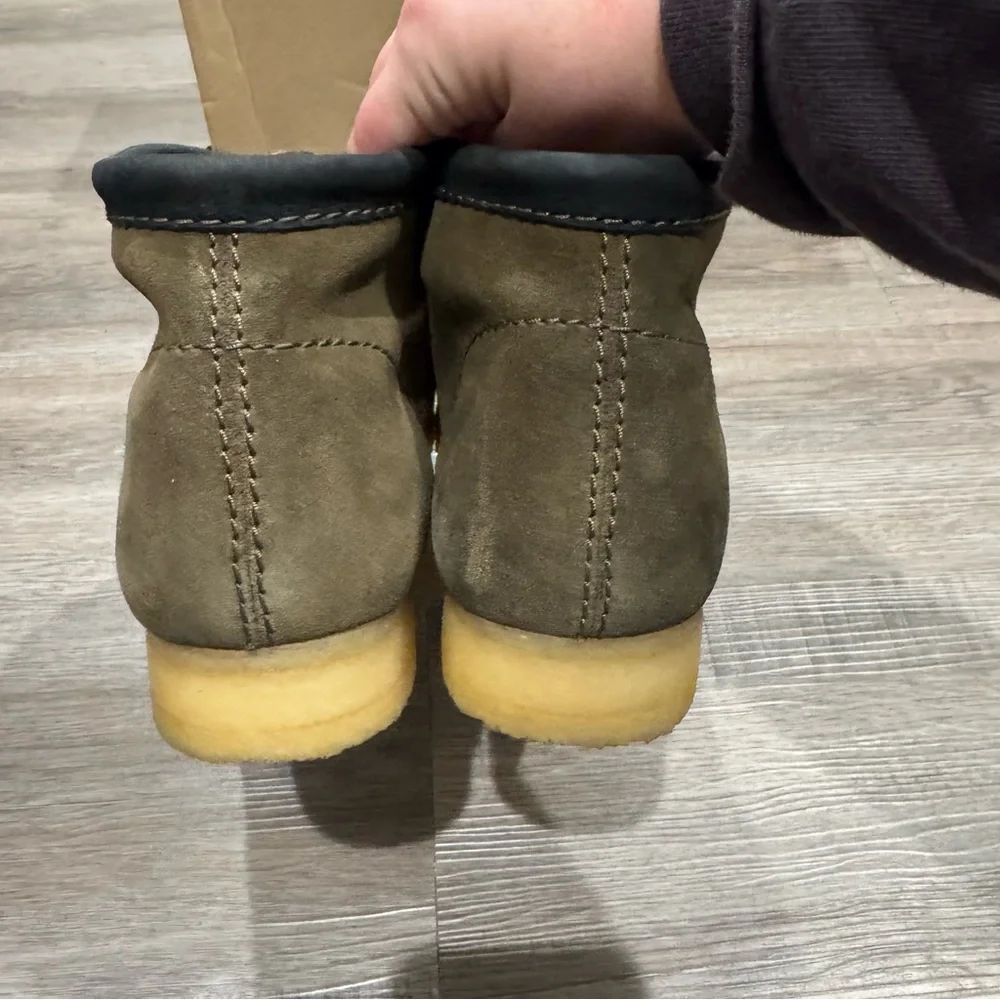Clarks Wallabee Khaki Pony Hair Vert Olive Interest Suede Chukka Boots